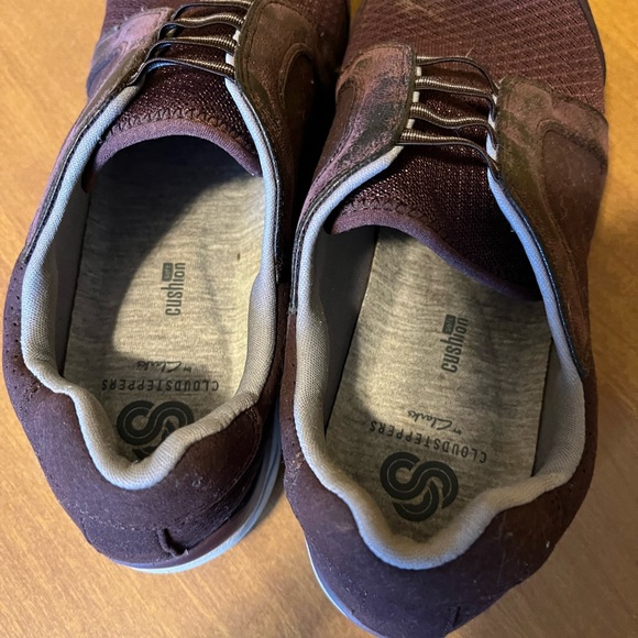 Woman’s size 6 cloudsteppers by Clark - Picture 5 of 6